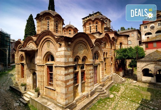 Великден на Атон, Халкидики! 2 нощувки със закуски, 1 тържествен обяд в хотел 2/3* в Уранополи, транспорт, медицинска застраховка и екскурзовод от агенция Ваканция Роза - Снимка 3