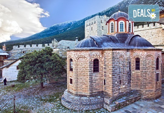 Великден на Атон, Халкидики! 2 нощувки със закуски, 1 тържествен обяд в хотел 2/3* в Уранополи, транспорт, медицинска застраховка и екскурзовод от агенция Ваканция Роза - Снимка 2