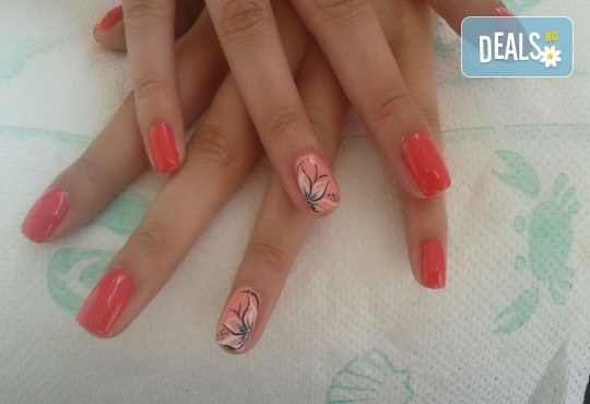 Mаникюр с гел лак SNB Professional или BlueSky + подарък 2 арт декорации, запечатани с UV топ лак от Superlativ Beauty House! - Снимка 5