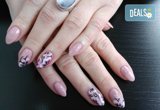 Mаникюр с гел лак SNB Professional или BlueSky + подарък 2 арт декорации, запечатани с UV топ лак от Superlativ Beauty House! - Снимка 8