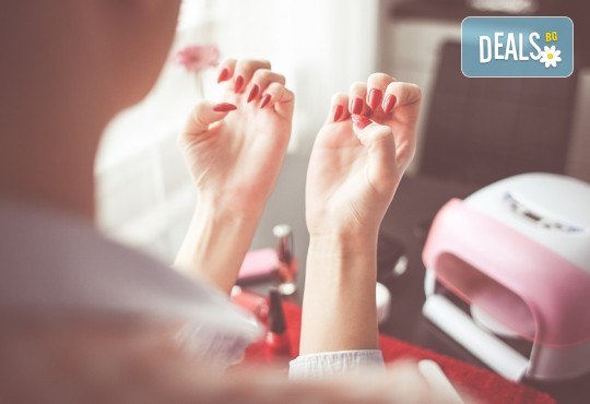 Mаникюр с гел лак SNB Professional или BlueSky + подарък 2 арт декорации, запечатани с UV топ лак от Superlativ Beauty House! - Снимка 2