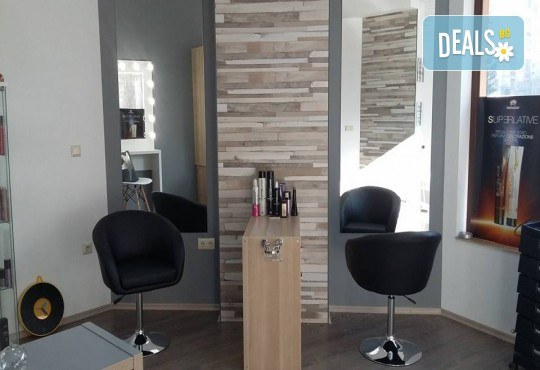 Mаникюр с гел лак SNB Professional или BlueSky + подарък 2 арт декорации, запечатани с UV топ лак от Superlativ Beauty House! - Снимка 12