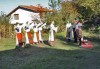 Раздвижете се в ритъма на българското хоро! 2 или 4 посещения на занимания по народни танци в клуб Вишана! - thumb 4