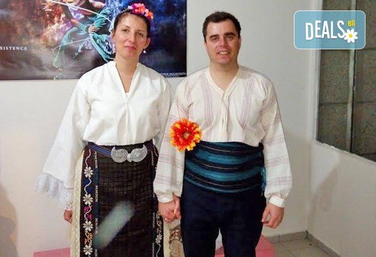 Раздвижете се в ритъма на българското хоро! 2 или 4 посещения на занимания по народни танци в клуб Вишана! - Снимка 5