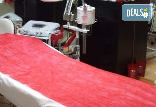 Отпуснете се със 120-минутно СПА изкушение - сауна, захарен пилинг, арома масаж и японски масаж на лице от Лаура стайл! - Снимка 6