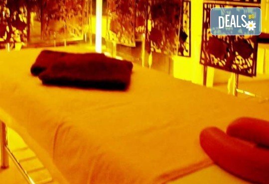Отпуснете се със 120-минутно СПА изкушение - сауна, захарен пилинг, арома масаж и японски масаж на лице от Лаура стайл! - Снимка 4