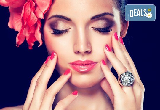 Цялостна визия за всеки повод! Абитуриентски бал, сватба или парти, прическа, грим, 3D мигли и още от салон Golden Angel! - Снимка 1