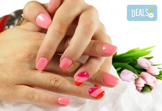 Стил и блясък с маникюр с гел лак, 2 декорации + бонус: сваляне на стар гел лак в студио за красота Fabio Salsa - Снимка 2