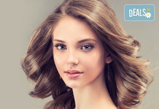 Блястяща за празника с официална прическа плюс фрикция с възстановяваща маска в студио за красота Fabio Salsa - Снимка 1