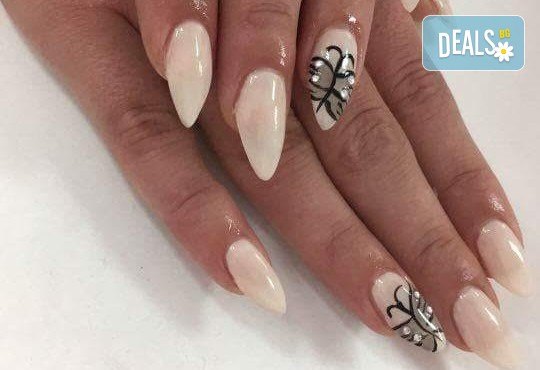 Ноктопластика чрез изгаждане с акрил, лакиране и 4 рисувани арт декорации по избор с продукти на SNB и Bluesky от салон Superlativ Beauty House - Снимка 3