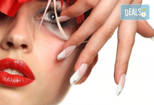 Ноктопластика чрез изгаждане с акрил, лакиране и 4 рисувани арт декорации по избор с продукти на SNB и Bluesky от салон Superlativ Beauty House - Снимка 1