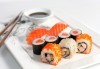 Суши сет с 30 хапки: футомаки, сьомга, уакаме, филаделфия, авокадо, уасаби и соев сос от Club Gramophone - Sushi Zone! - thumb 2