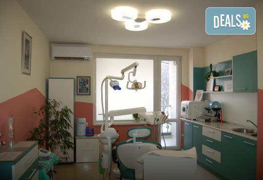 Обстоен преглед, план на лечение, почистване на зъбен камък, полиране с Air Flow и професионално избелване, от МР Дент - Снимка 3