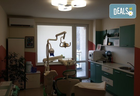 Обстоен преглед, план на лечение, почистване на зъбен камък, полиране с Air Flow и професионално избелване, от МР Дент - Снимка 6