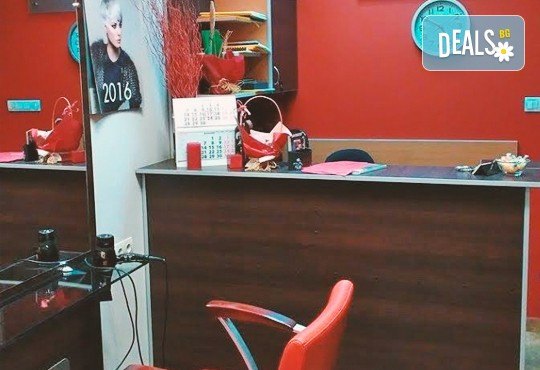 За неотразима кожа - диамантено микродермабразио на лице, маска според типа кожа, ампула и серум с хиалурон в салон за красота Респект - Снимка 7