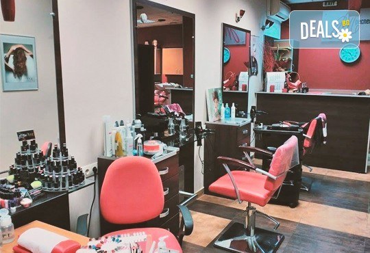 Диамантено микродермабразио, хидратираща терапия, хиалуронов серум и ампула с колаген в салон за красота Респект - Снимка 6