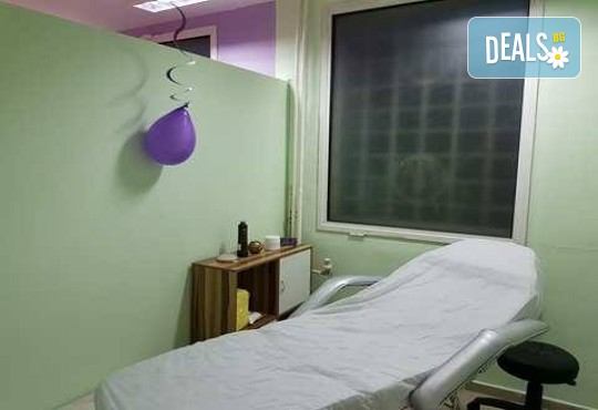 Сияйна и свежа с лифтинг масаж на лице и деколте + маска според типа кожа в студио за красота L Style! - Снимка 9