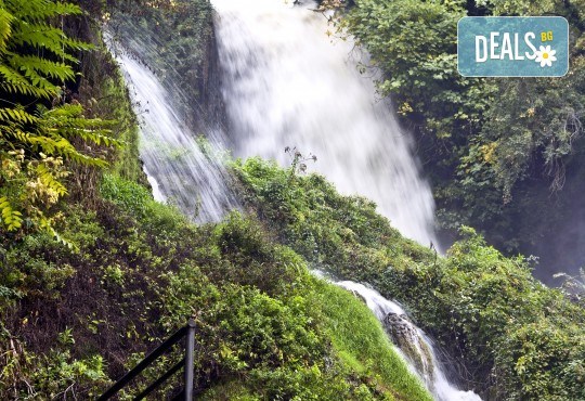 По следите на старите български градове! Екскурзия през юни до Лутраки Позар и Едеса с 1 нощувка, транспорт и екскурзовод - Снимка 1