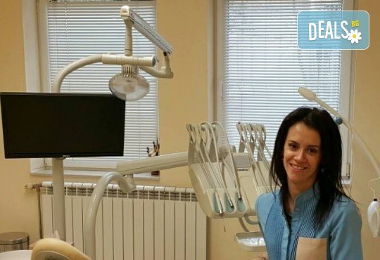 Почистване на зъбен камък, плюс полиране с Аir flow и преглед с интраорална камера от Дентална практика Д-р Магдалена Стоянова - Снимка 5