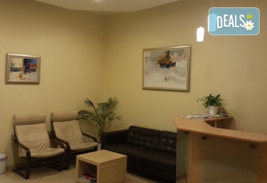 Почистване на зъбен камък, плюс полиране с Аir flow и преглед с интраорална камера от Дентална практика Д-р Магдалена Стоянова - Снимка 6