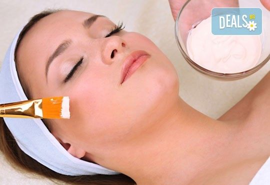 Лифтинг масаж на лице плюс деколте и маска според типа кожа от салон Ева - Снимка 2