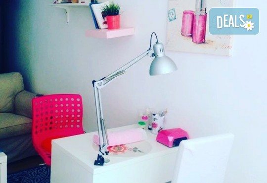 Завършете стила си със страхотен педикюр с гел лак Bluesky или Gelish в салон за красота Vintage Dolls - Снимка 3