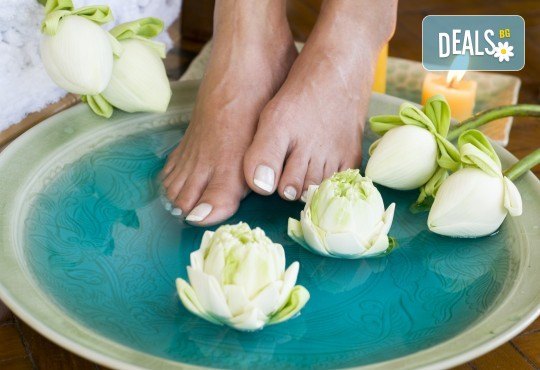 Завършете стила си със страхотен педикюр с гел лак Bluesky или Gelish в салон за красота Vintage Dolls - Снимка 2