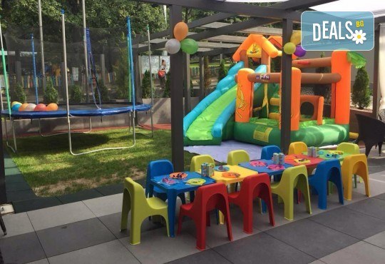 Два часа луди игри с аниматор и ползване на всички съоръжения за забавление от Детски клуб Евърленд - Снимка 6
