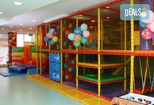 Детски рожден ден за 10 деца - в зала с много игри, рисунки на лице, подаръци и аниматори от Детски клуб Евърленд - Снимка 3