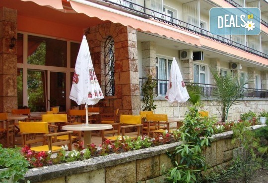 Почивка в ПС АДИС, к. к. Златни пясъци, през юни, август и септември! Пакетнa ценa за 7 нощувки на база закуска, обяд и вечеря, от Лале Тур! - Снимка 2