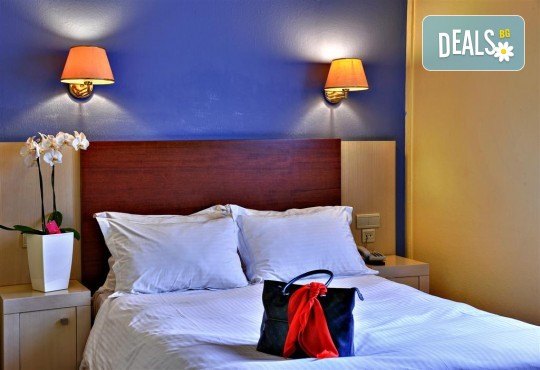 На плаж в Амолофи от юни до септември! 1 нощувка със закуска в Oceanis 3*, транспорт, екскурзовод и посещение на Кавала - Снимка 6