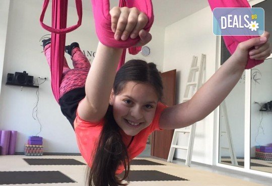 Насладете се на един различен йога полет! 2 посещения на въздушна или класическа йога за деца от 3 до 12 години в Pole Dance Bulgaria! - Снимка 3