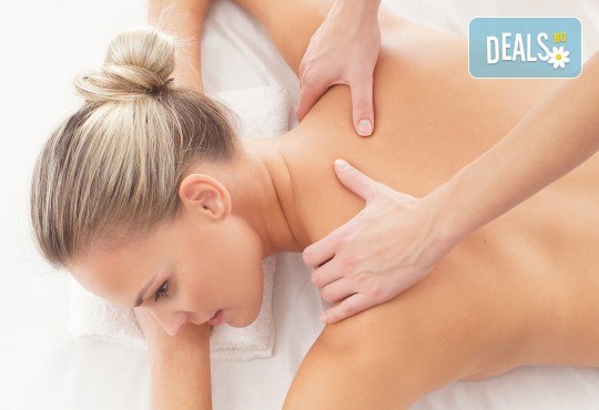 Забравете за напрежението в гърба! Отпуснете се с болкоуспокояващ масаж на гръб и яка с медицински масла в салон за красота Ванеси! - Снимка 2