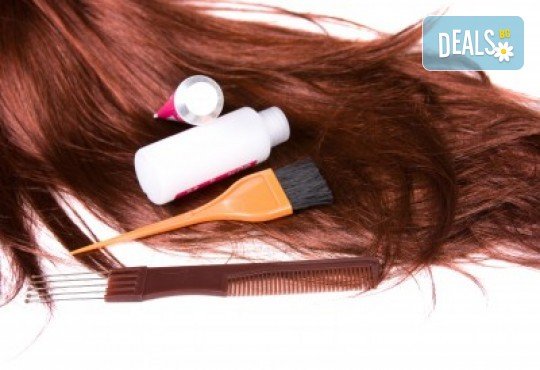 Боядисване с боя на клиента, масажно измиване, маска, подсушаване и подстригване по избор в салон за красота Soleil! - Снимка 2