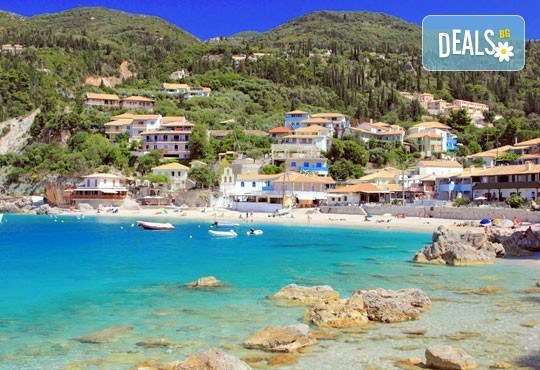 Парти екскурзия на красивия остров Лефкада! 3 нощувки със закуски, транспорт, посещение на крепостта Агия Мавра и плажа Агиос Йоаннис - Снимка 3