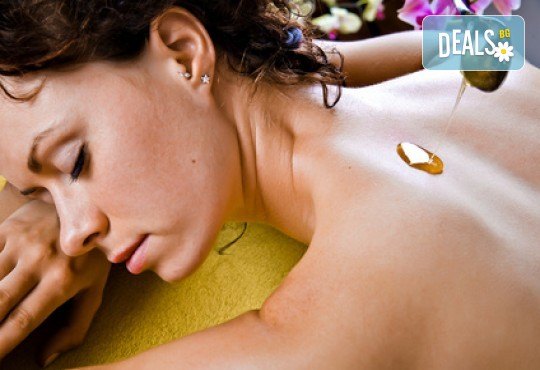 Отпуснете цялото си тяло с 60-минутен класически или лечебен масаж с етерични масла от рехабилитатор в козметичен център DR.LAURANNE! - Снимка 2