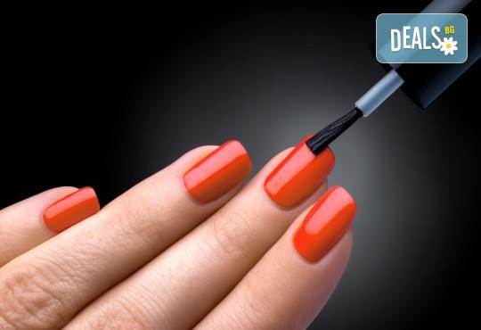 Горещи цветове върху ноктите! Класически маникюр с лак на OPI или SNB в салон за красота Виктория - Снимка 2