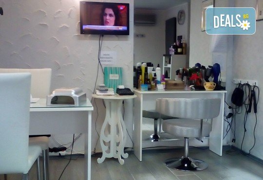 Подстригване, терапия за коса с кератин за възстановяване и блясък с професионални италиански продукти Selective Professional и прическа в студио за красота LD - Снимка 6