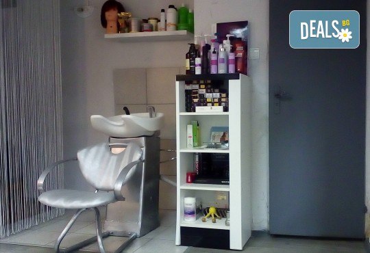 Масажно измиване с шампоан и нанасяне на маска с професионални италиански продукти Selective Professional, ежедневна прическа или плитка в студио за красота LD - Снимка 7