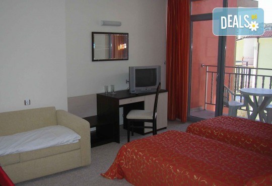 Супер last minute оферта! 1 нощувка на база закуска, закуска и вечеря или All inlcusive в периода: 04.07 - 08.07 в хотел Tia Maria 3*, Слънчев бряг, от Тез Тур - Снимка 5