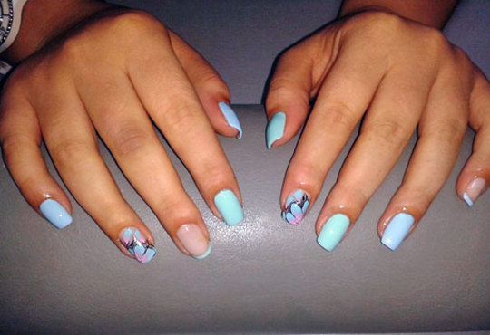 Термо, класически или френски маникюр с гел лак на BluеSky или на Rec и 2 перманентни декорации в Beauty center D&M! - Снимка 5