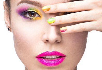 Термо, класически или френски маникюр с гел лак на BluеSky или на Rec и 2 перманентни декорации в Beauty center D&M!