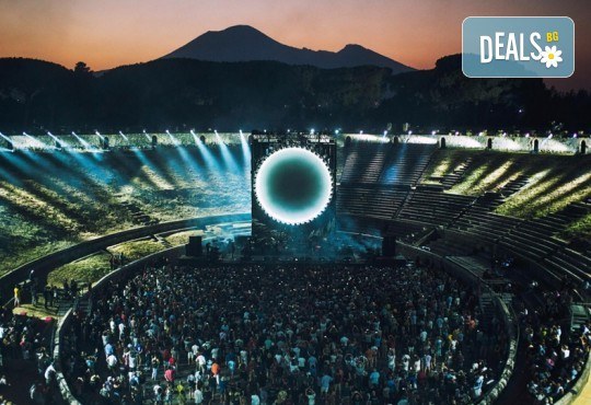 Само в Кино Арена, само през септември! Прожекция на концерта David Gilmour Live At Pompeii на 13 и 16 септември от 20ч., в Кино Арена в София! - Снимка 3