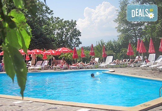 Почивка в комплекс Фазанария! Нощувка, закуска и вечеря за ДВАМА + басейн, шезлонг, детски кът и фитнес в бивша резиденция на Т. Живков до гр. Пазарджик - Снимка 17