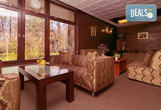 Почивка в комплекс Фазанария! Нощувка, закуска и вечеря за ДВАМА + басейн, шезлонг, детски кът и фитнес в бивша резиденция на Т. Живков до гр. Пазарджик - Снимка 7