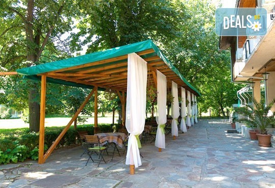Почивка в комплекс Фазанария! Нощувка, закуска и вечеря за ДВАМА + басейн, шезлонг, детски кът и фитнес в бивша резиденция на Т. Живков до гр. Пазарджик - Снимка 22