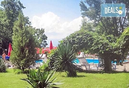 Почивка в комплекс Фазанария! Нощувка, закуска и вечеря за ДВАМА + басейн, шезлонг, детски кът и фитнес в бивша резиденция на Т. Живков до гр. Пазарджик - Снимка 19