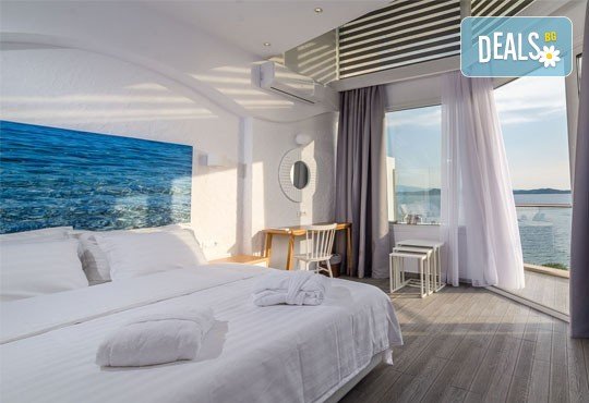 Септемврийски празници в Уранополис, Халкидики! 3 нощувки със закуски и вечери в Akti Ouranoupoli Beach Resort 4* и транспорт - Снимка 4