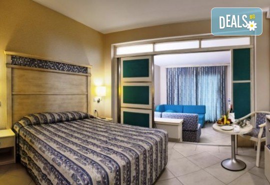 Лятна почивка в Кушадасъ, Турция: 5 нощувки на база All Inclusive в Ephesia Holiday Beach Club 4* от Глобул Турс! Безплатно за дете до 11 години! - Снимка 4