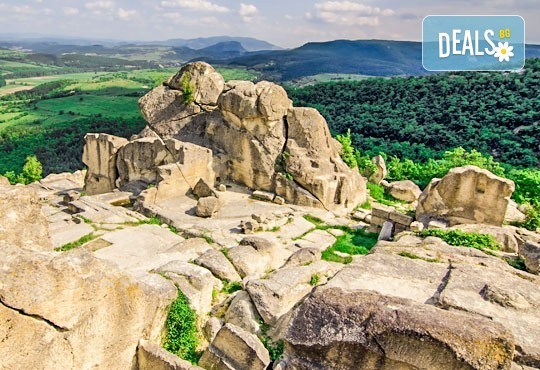 Двудневна екскурзия до Перперикон, Татул и Златоград с Бек Райзен! 1 нощувка със закуска и вечеря в хотел 2/3*, транспорт и екскурзовод - Снимка 1